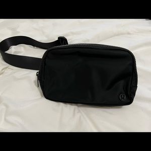 Lululemon Everywhere Belt Bag